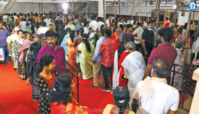 கிறிஸ்தவ-ஆலயங்களில்-புனித-வெள்ளி-ஆராதனை:-ஆயிரக்கணக்கானோர்-பங்கேற்பு