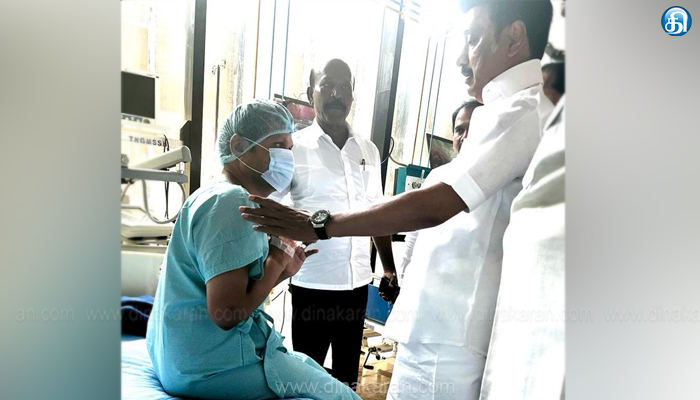 ஓமந்தூரார் அரசு மருத்துவமனையில் அனுமதிக்கப்பட்டுள்ள அமைச்சர் செந்தில் பாலாஜியை நேரில் சந்தித்து நலம் விசாரித்தார் முதலமைச்சர் மு.க.ஸ்டாலின்..!!
