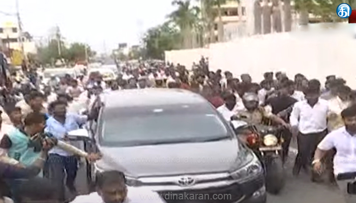 மாணவர்களுக்கு ஊக்கத்தொகை, விருது வழங்கும் விழாவிற்கு புறப்பட்டார் நடிகர் விஜய்..!!