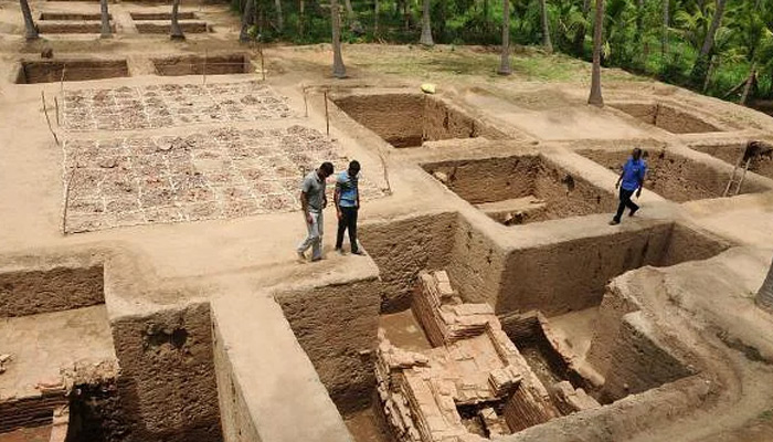 தருமபுரி மாவட்டம் பூதிநத்தம் கிராமத்தில் நடந்து வரும் அகழாய்வில் புதிய கற்கால கருவிகள் கண்டெடுப்பு