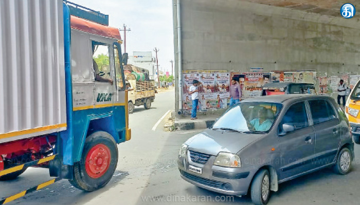 கரூர் அருகே பெரியாண்டாங்கோவில் குகை வழிப்பாதையில் வாகன ஓட்டிகள் நாள்தோறும் அவதி