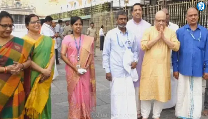 சந்திராயன்-3 வெற்றியடைய திருப்பதி கோயிலில் இஸ்ரோ விஞ்ஞானிகள் சாமி தரிசனம்.: விண்கலத்தின் மாதிரியை வைத்து வழிபாடு!!