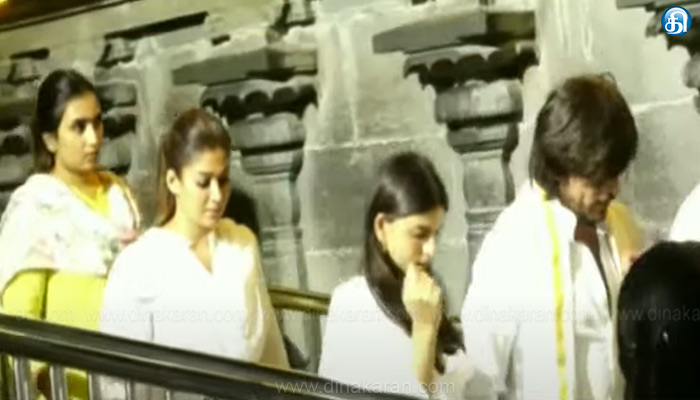 நடிகர் ஷாருக்கான், நடிகை நயன்தாரா திருப்பதியில் சாமி தரிசனம்: ஷாருக்கானுடன் செல்ஃபி எடுக்க ரசிகர்கள் திரண்டதால் பரபரப்பு