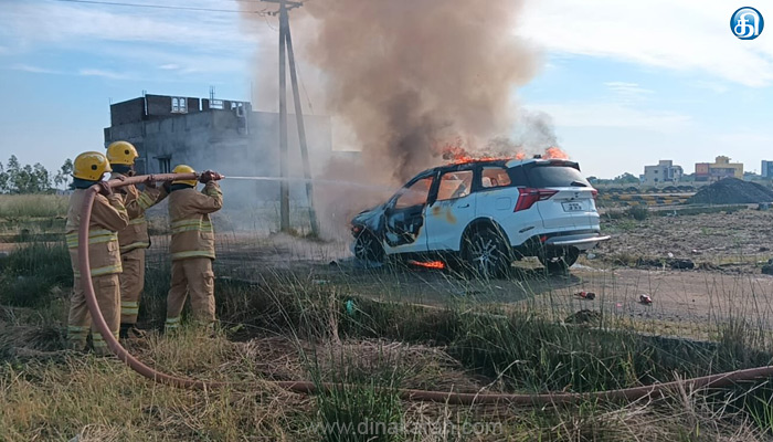 வேலூர் மாவட்டம் வேப்பூர் அருகே சாலையோரம் நிறுத்தப்பட்ட காரில் திடீர் தீ விபத்து