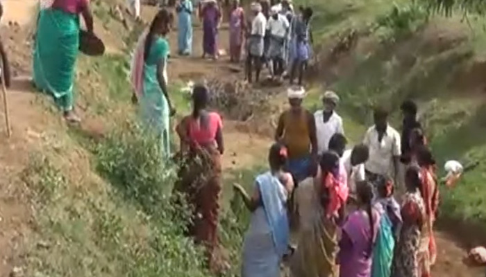 100 நாள் வேலை திட்டம் முடங்கும் அபாயம்….?