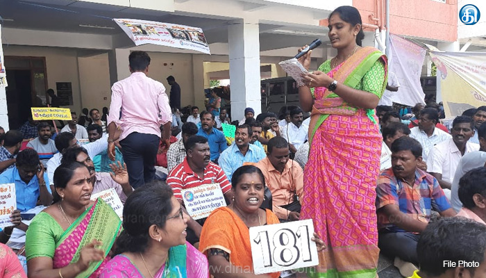 பள்ளி கல்வித்துறை–அரசுக்கு எதிராக போராட்டம் நடத்திய ஆசிரியர்களுக்கு சம்பள பிடித்தம்.